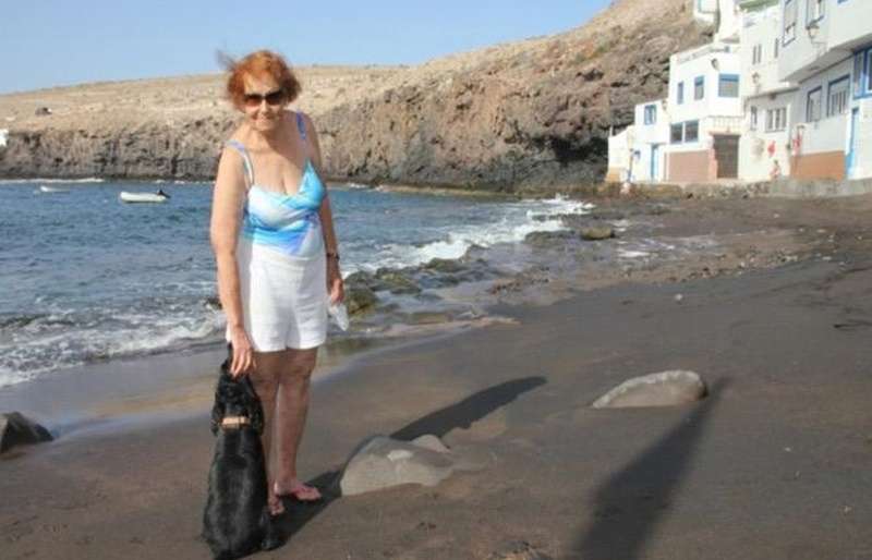 María del Pino Martín en su querida playa de Tufia/TA.